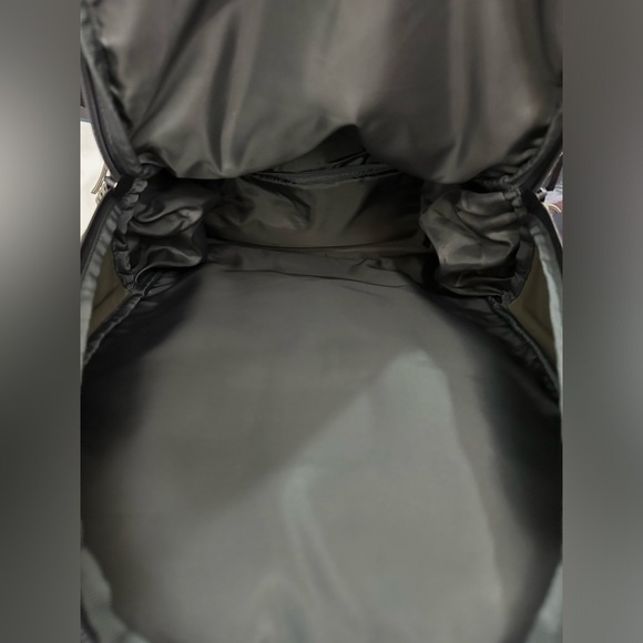 Volcom Substrate Skating Snowboard Military Backpack Gray Camo Green - Picture 7 of 7